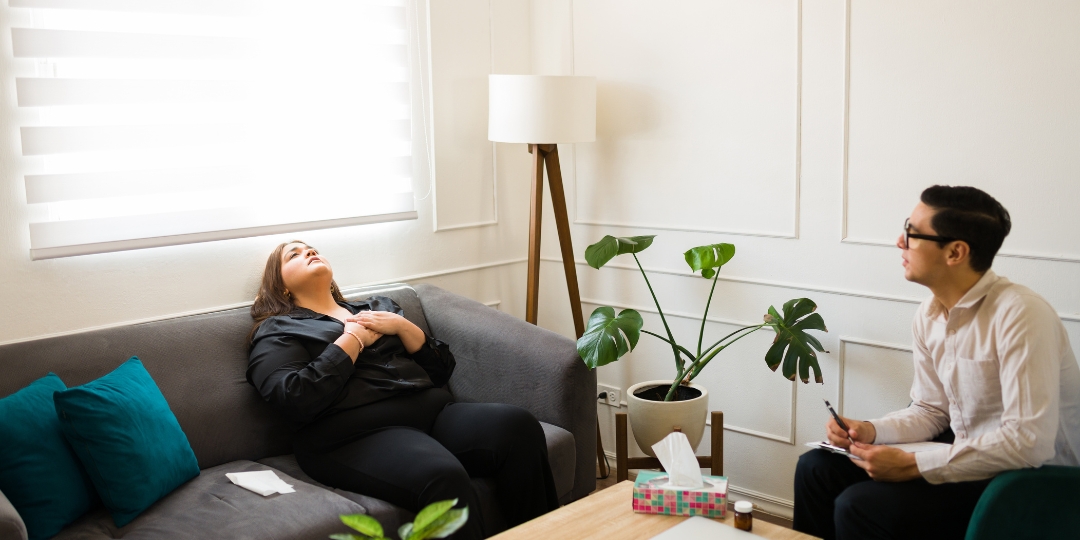 how to overcome social anxiety and build confidence